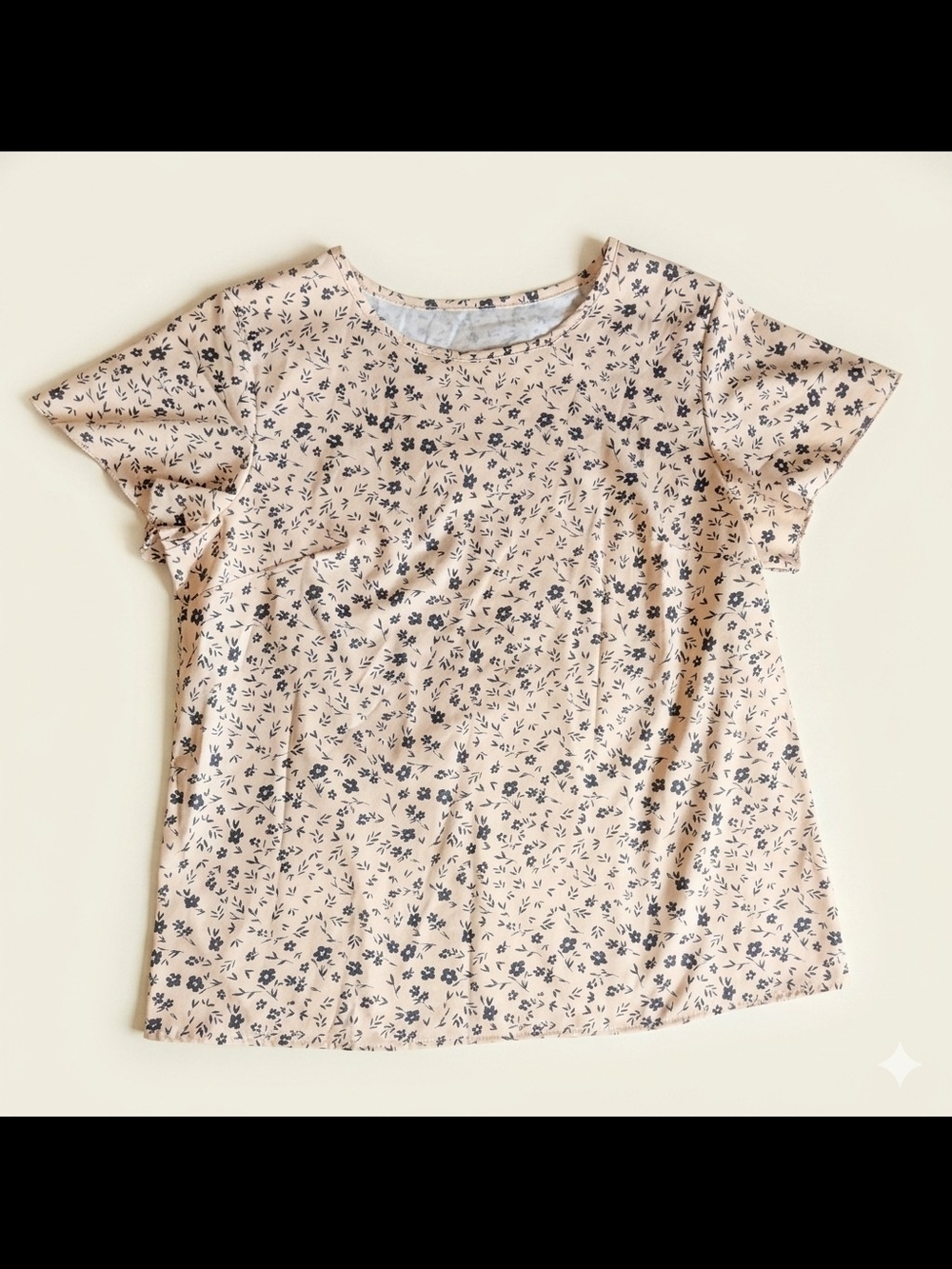 Size XL, EUC, Romantic Flutter Sleeve T, Peach w/Black Micro-floralPattern